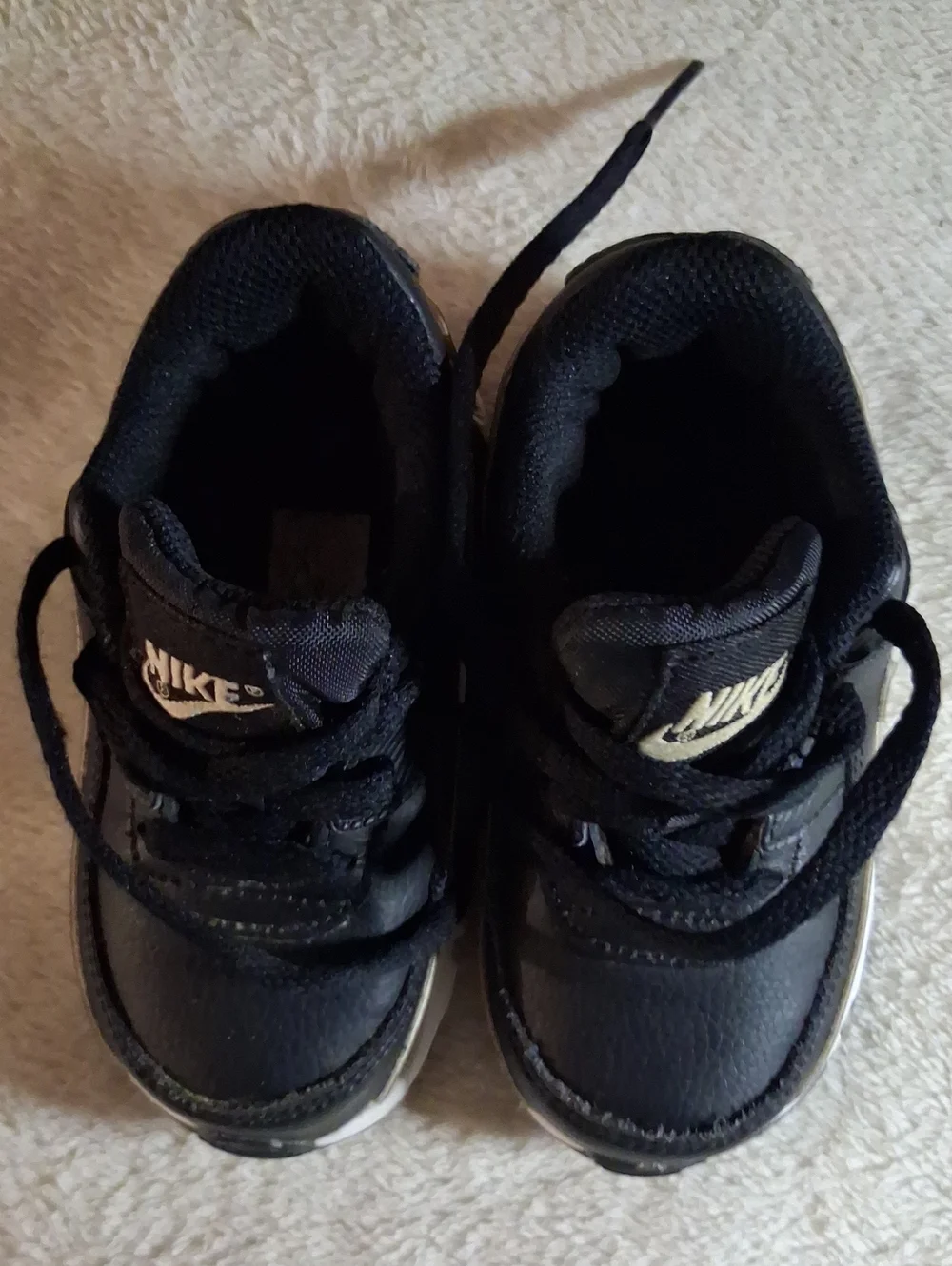 Nike Air Max Size 6c Lil Kids Black and Gold Accent Sneakers